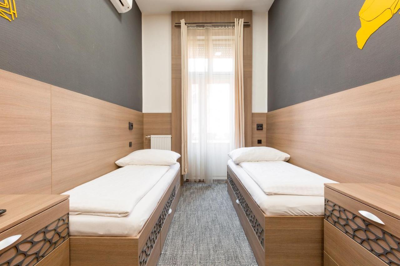 E14 Design Hostel Budapest Extérieur photo