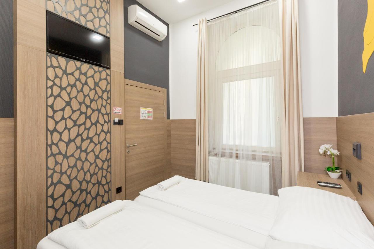 E14 Design Hostel Budapest Extérieur photo